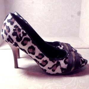 Beverly Feldman Leopard Print Designer Heels